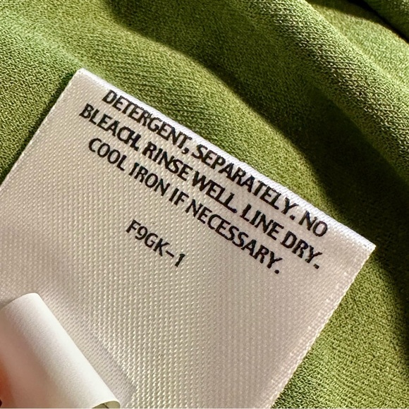 Eileen Fisher 100% Silk ‘Balletneck Cap Sleeve Top’ in “Edamame” Green Size SP - Picture 11 of 14